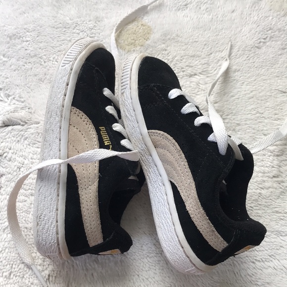 Puma Other - Puma Kinder-Fit Black Suede Classic Sneakers + Laces Size 8